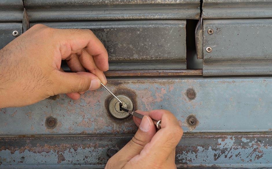 artisans serrurier Thiverval-Grignon